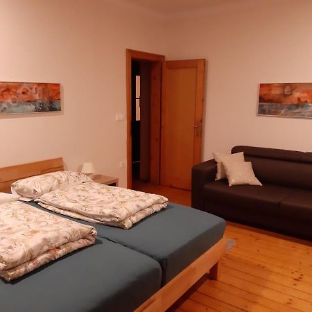 Triglav Apartment House Kranj Eksteriør billede