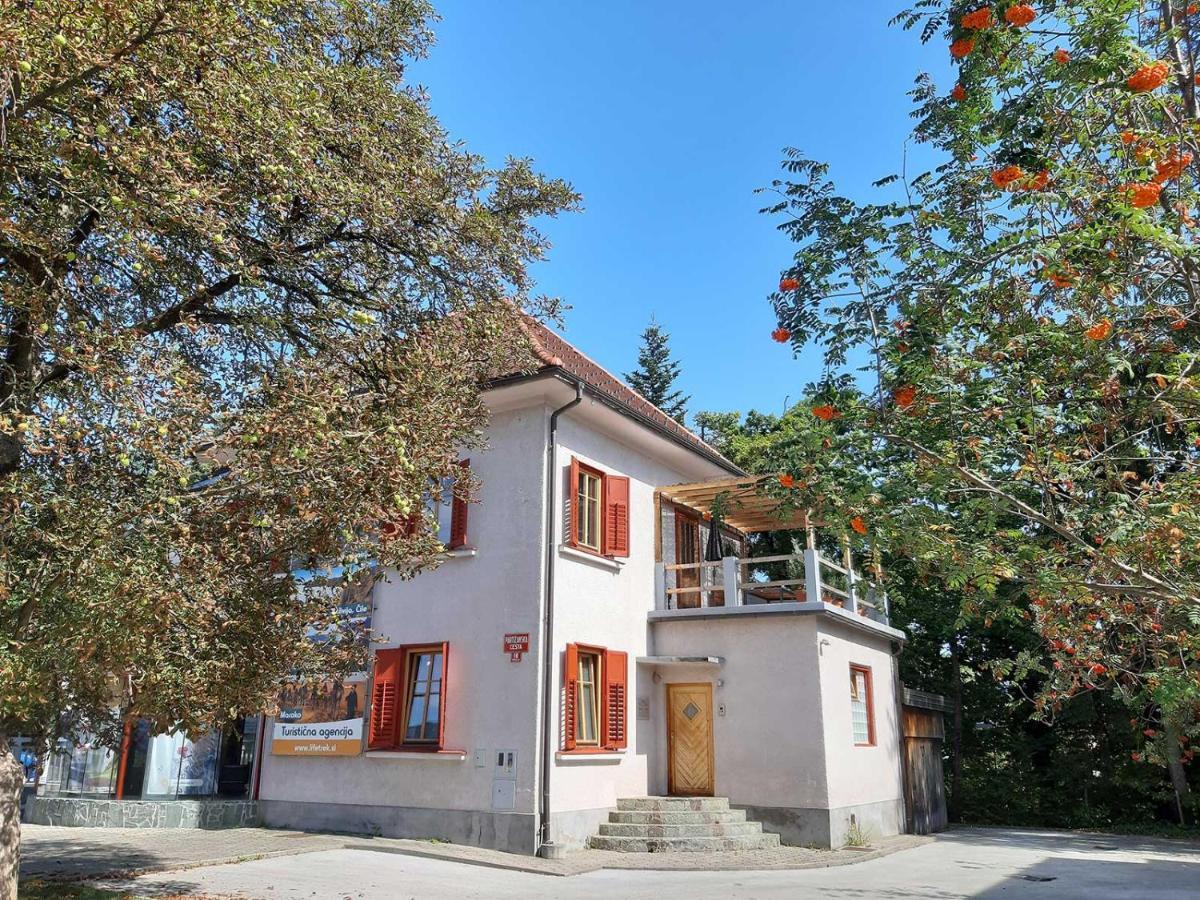 Triglav Apartment House Kranj Eksteriør billede