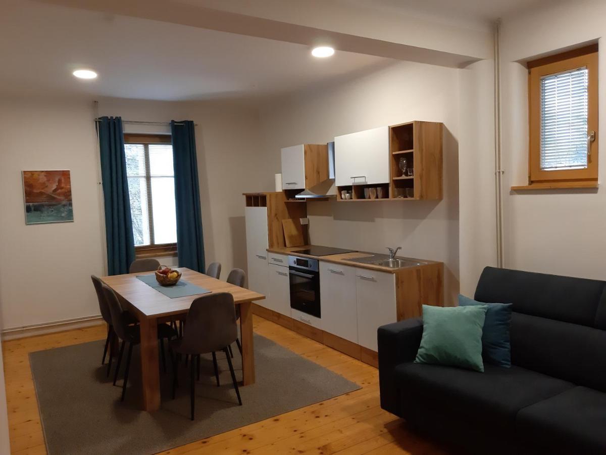 Triglav Apartment House Kranj Eksteriør billede