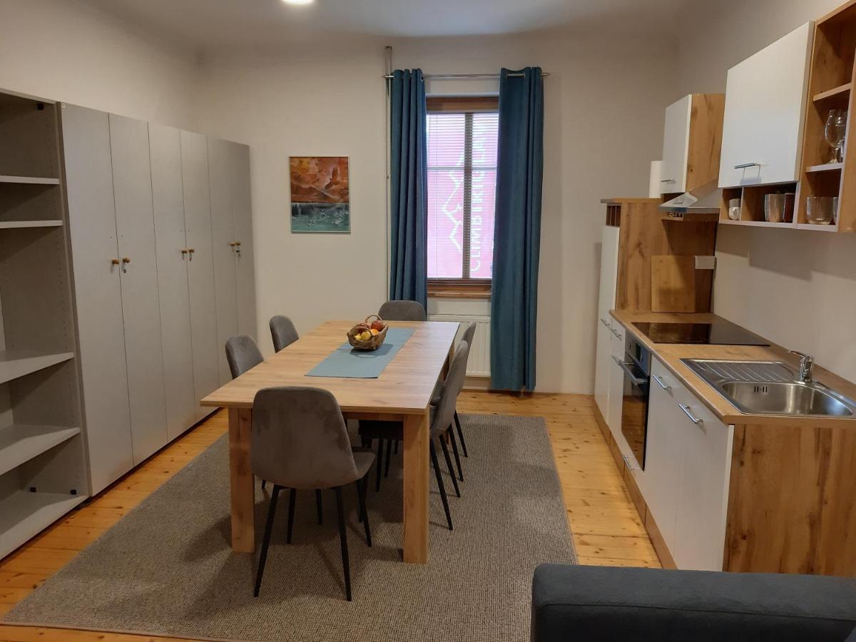 Triglav Apartment House Kranj Eksteriør billede